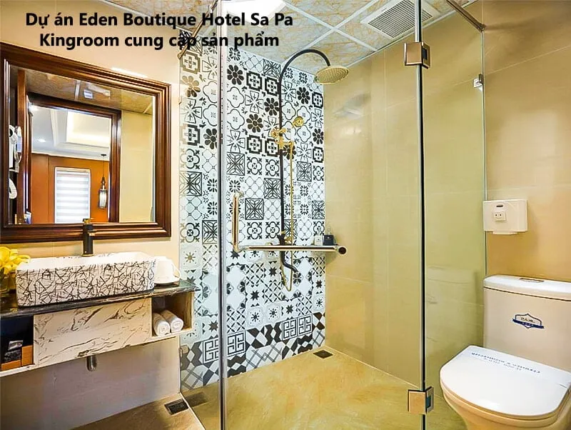 Phòng tắm với vòi sen và lavabo tại Eden Boutique Hotel & Spa Sa Pa, thiết bị từ Kingroom.