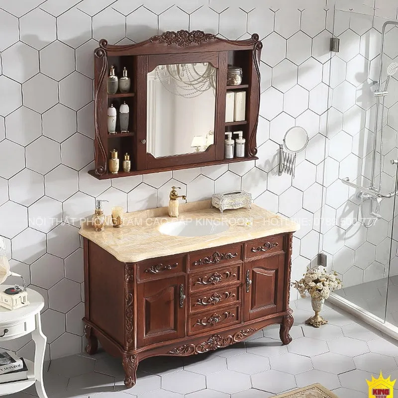 Tủ Lavabo gỗ sồi màu nâu với gương và chi tiết trang trí phong cách tân cổ điển, trong không gian phòng tắm hiện đại