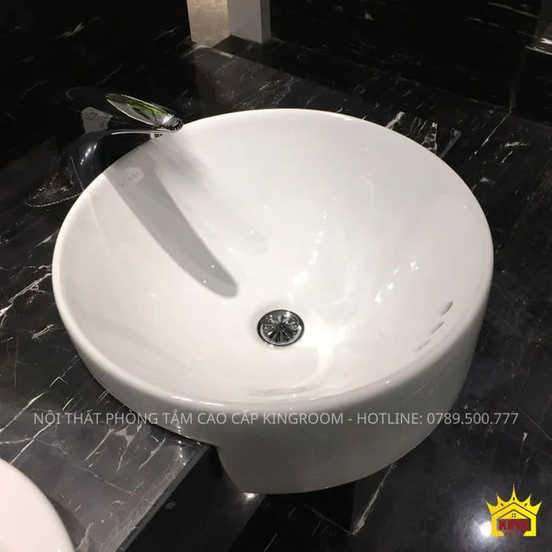 Lavabo bán âm Kohler được làm từ chất liệu sứ cao cấp