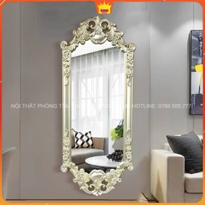 Gương khung vàng hoa văn cổ điển trong không gian nội thất hiện đại