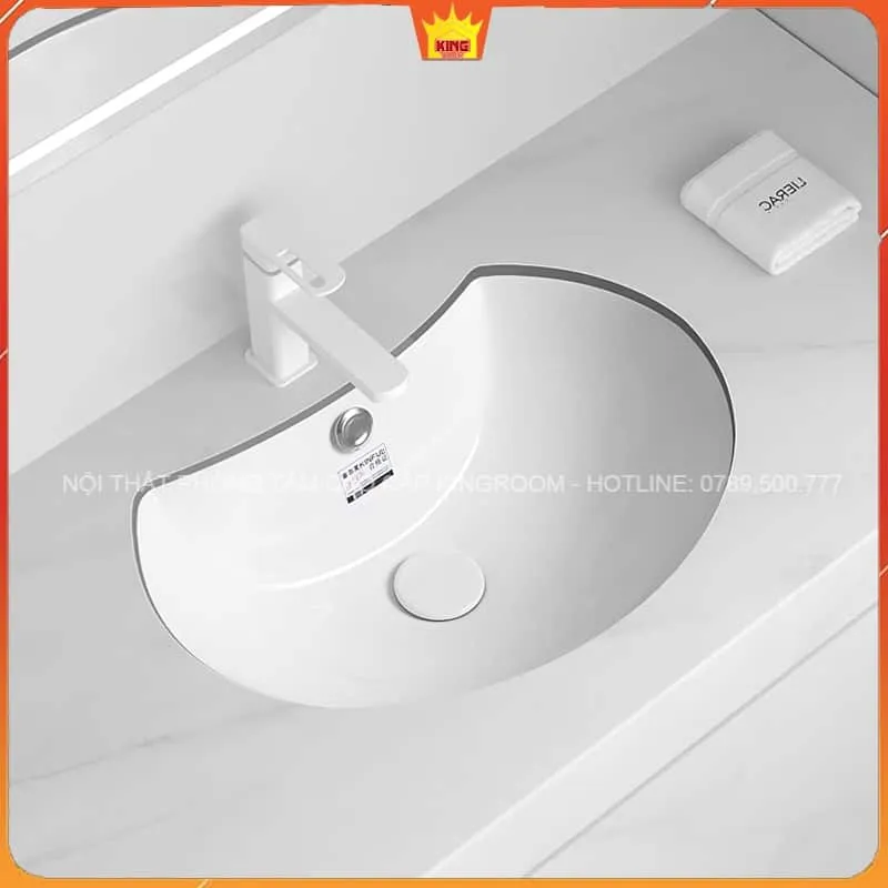 Lavabo Âm Bàn Aqua AX01 với vòi nước trắng và khăn tắm