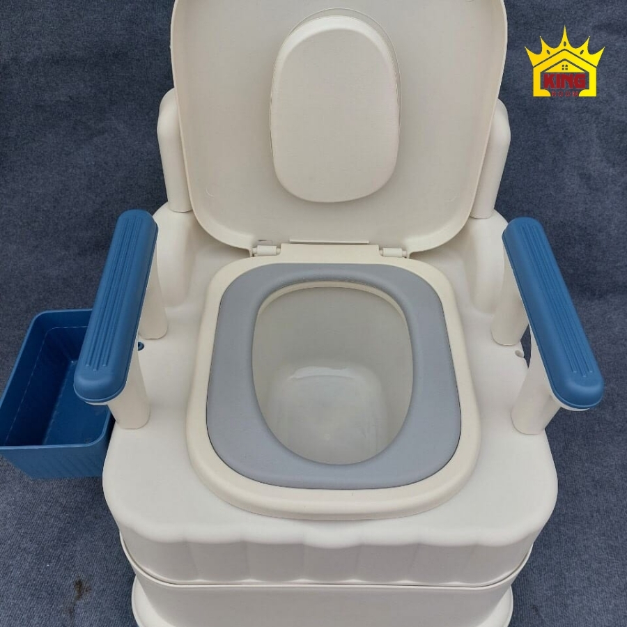 Mẫu bồn cầu đi kèm với tay vịn hỗ trợ mẫu số 1