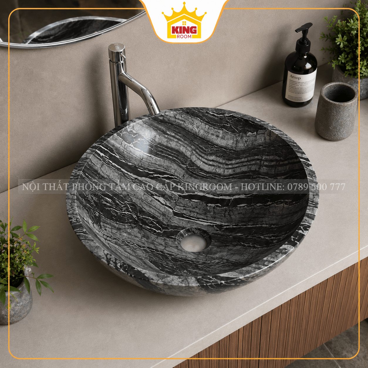 Lavabo đá đen vân xám nhìn từ trên thấy rõ lòng chậu