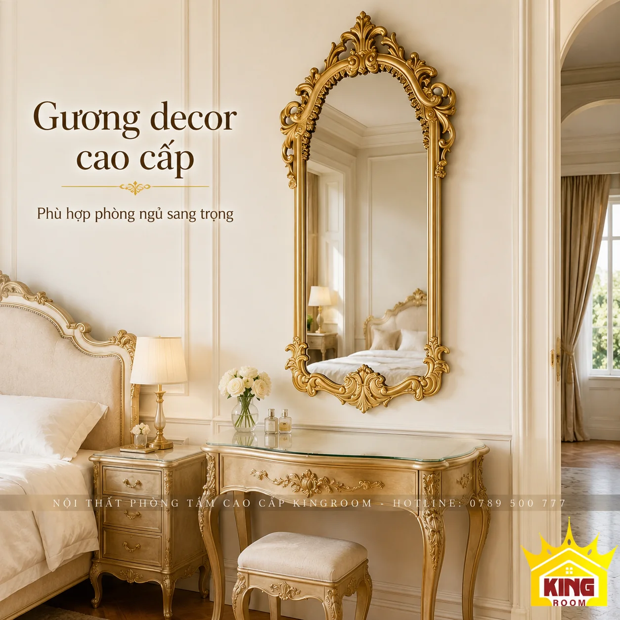 Gương cổ điển treo tường vàng đồng cạnh giường và rèm Gương cổ điển treo tường vàng đồng cạnh giường và rèm