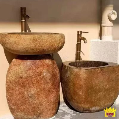 Hai bộ chậu chân trụ có sắc và chiều cao nhìn khác nhau