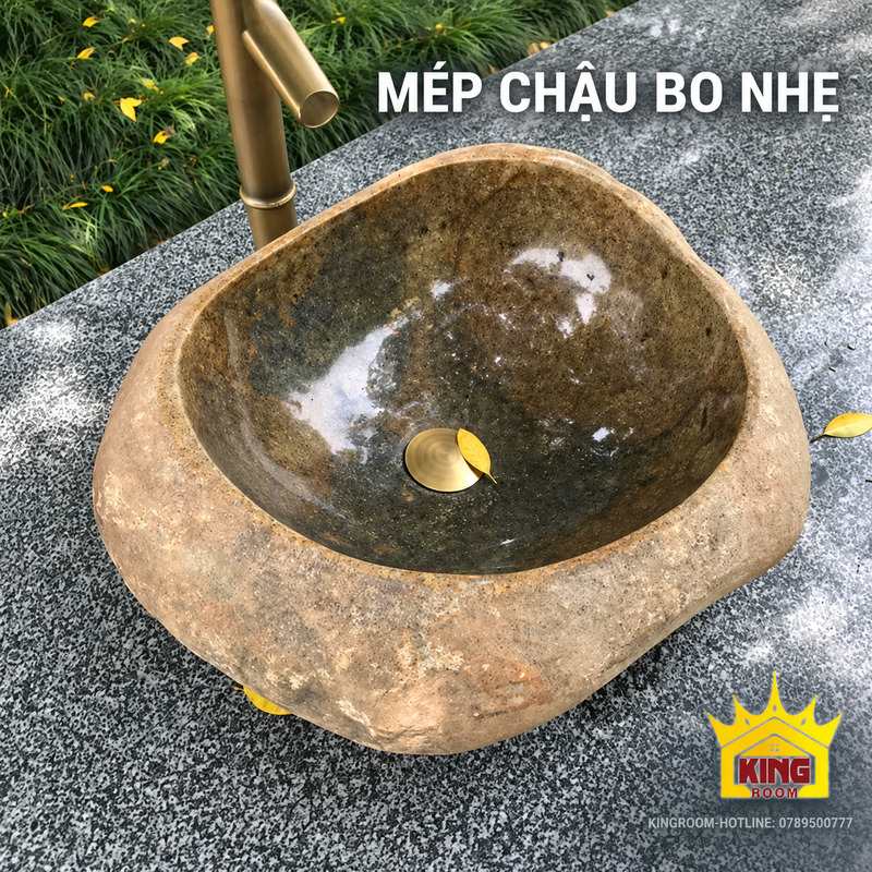 Góc chéo thể hiện đường mép bo tự nhiên của chậu lavabo đá cuội nâu mộc