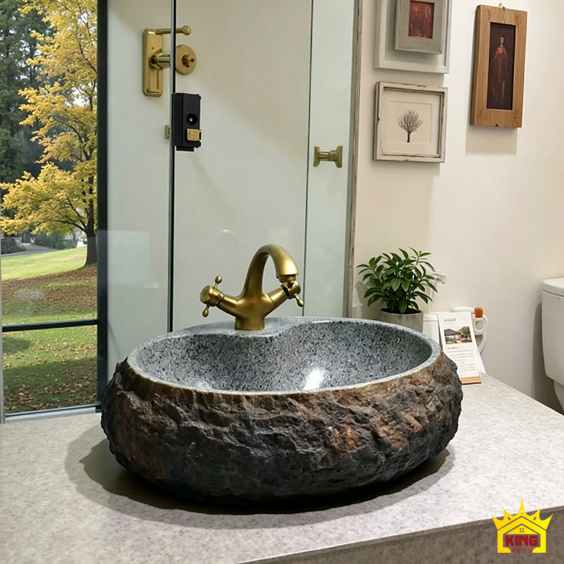 Sắc đá nâu xám dưới ánh sáng tự nhiên cạnh cửa sổ
