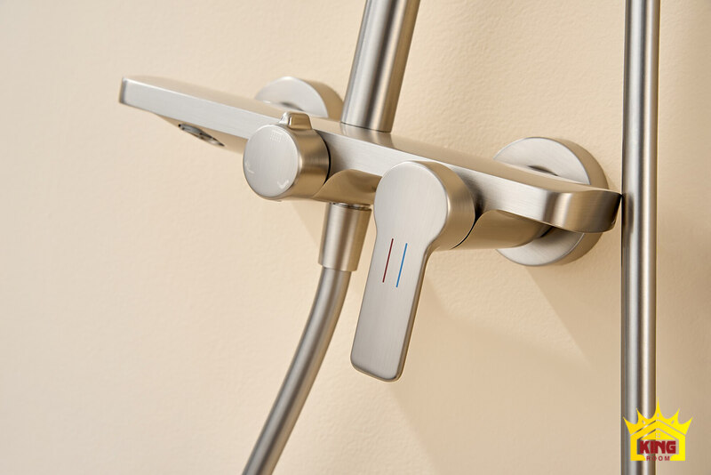 Củ sen sau khi lắp trên tường Góc nghiêng củ sen KINGROOM lắp trên tường màu kem