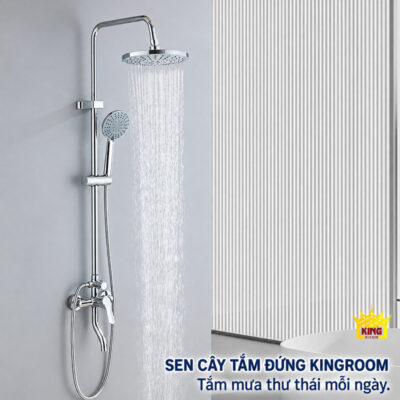 Sen cây KINGROOM chrome bát tròn đang phun mưa trong phòng tắm